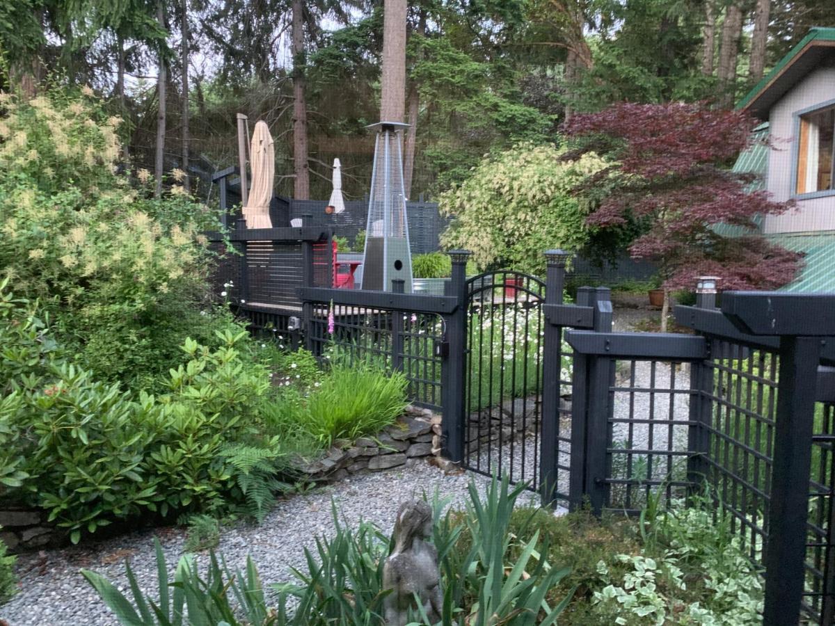 Salt Spring Carriage House Couette-café 3*
