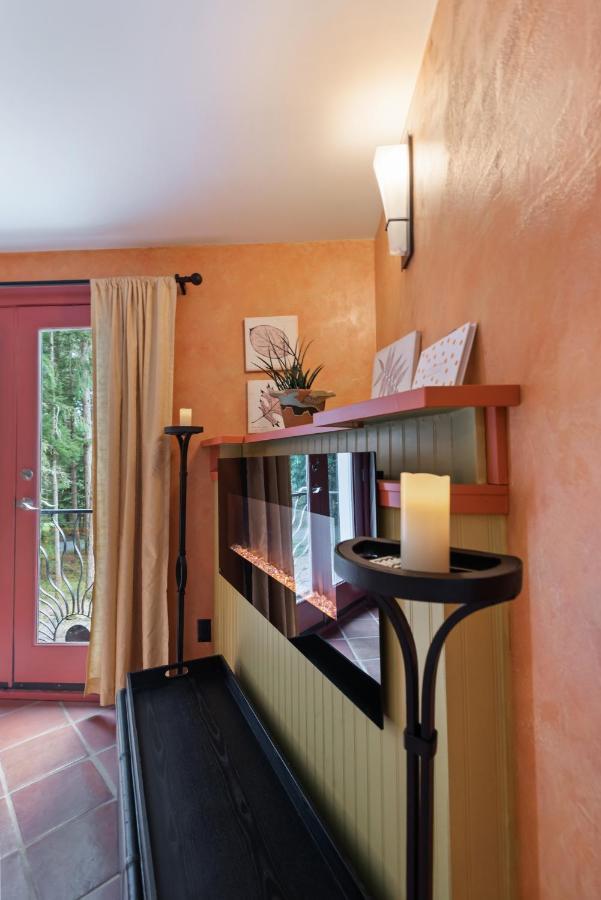 Salt Spring Carriage House Ganges