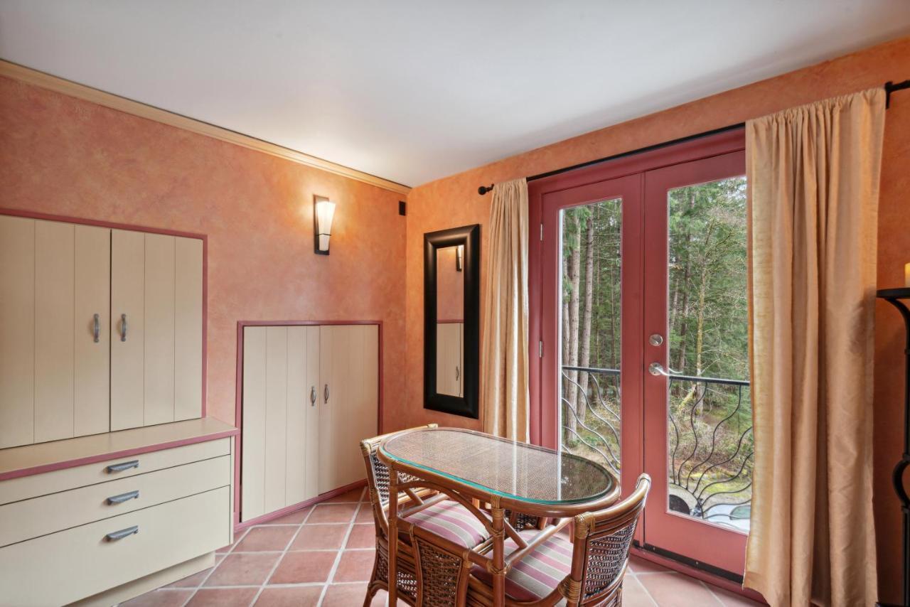 Salt Spring Carriage House