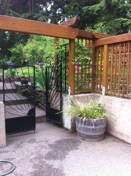 Salt Spring Carriage House Couette-café